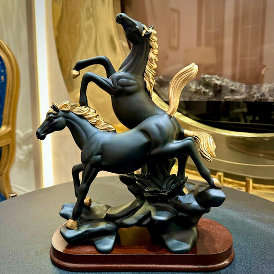 Premium horse decor statue