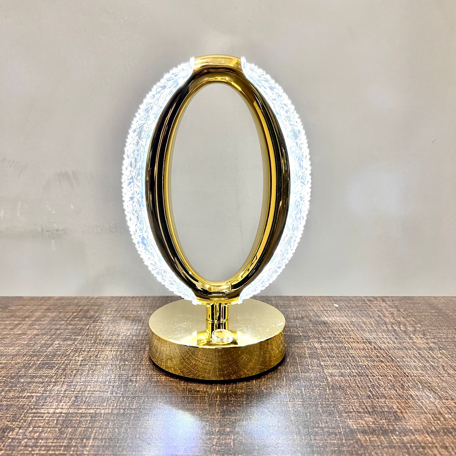 Portable gold lamp design